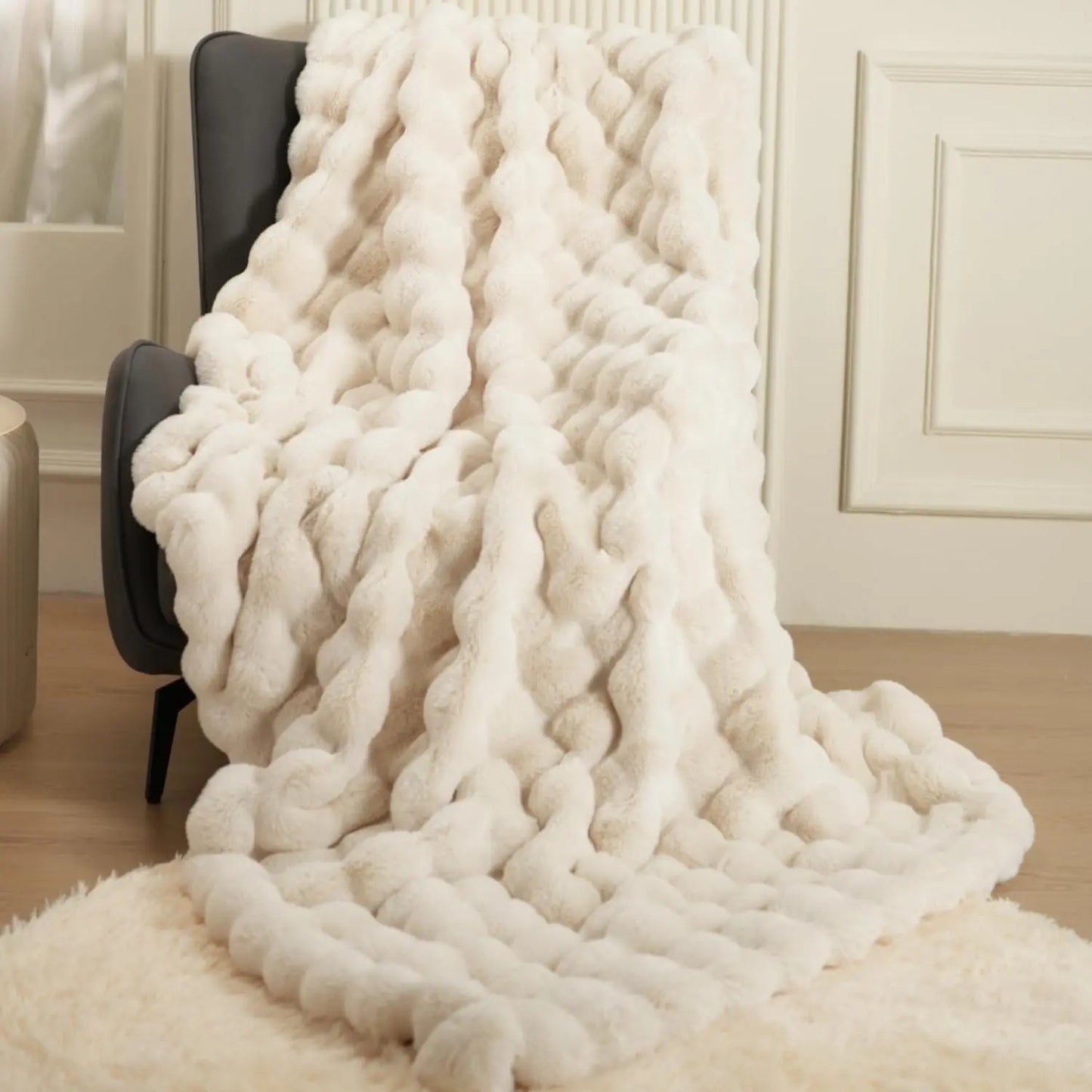 Macinso Luxury Oversized Plush Rabbit Faux Fur Throw Blanket - Super Comfort, Warm and Fluffy for Couch, Chair, Bed, and Living Room - Brown