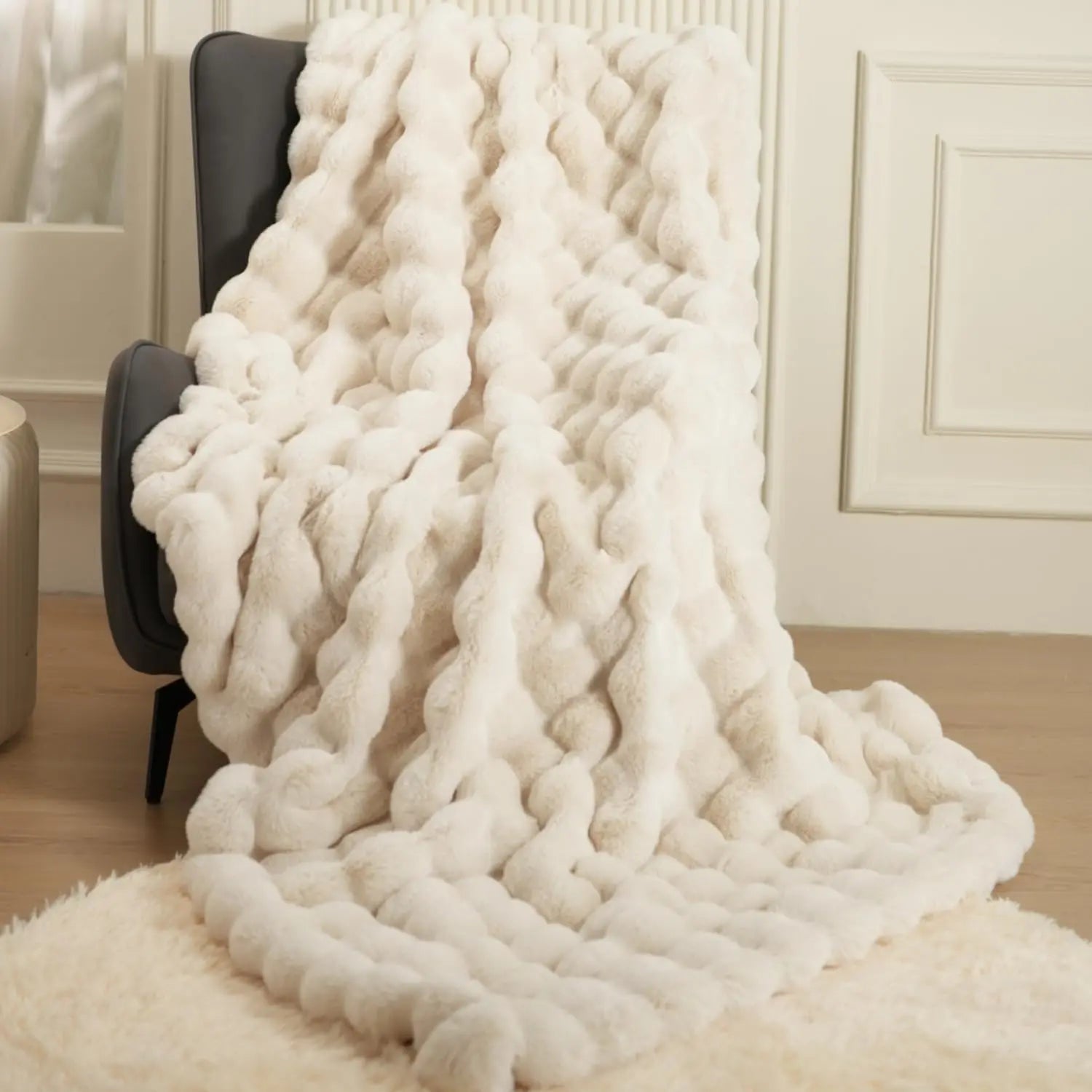 Macinso Luxury Oversized Plush Rabbit Faux Fur Throw Blanket - Super Comfort, Warm and Fluffy for Couch, Chair, Bed, and Living Room - Brown