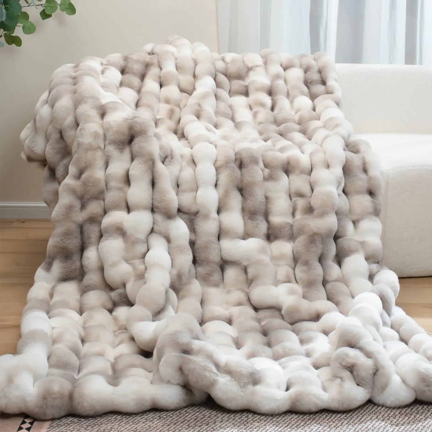 Macinso Luxury Oversized Plush Rabbit Faux Fur Throw Blanket - Super Comfort, Warm and Fluffy for Couch, Chair, Bed, and Living Room - Brown