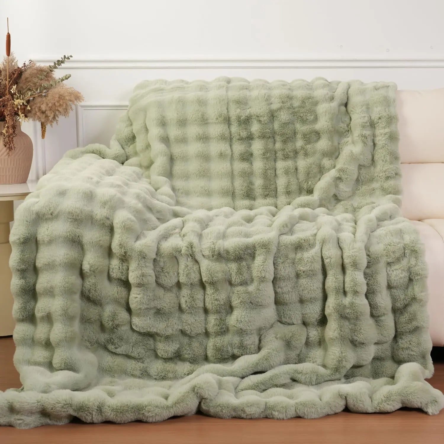 Macinso Luxury Oversized Plush Rabbit Faux Fur Throw Blanket - Super Comfort, Warm and Fluffy for Couch, Chair, Bed, and Living Room - Brown