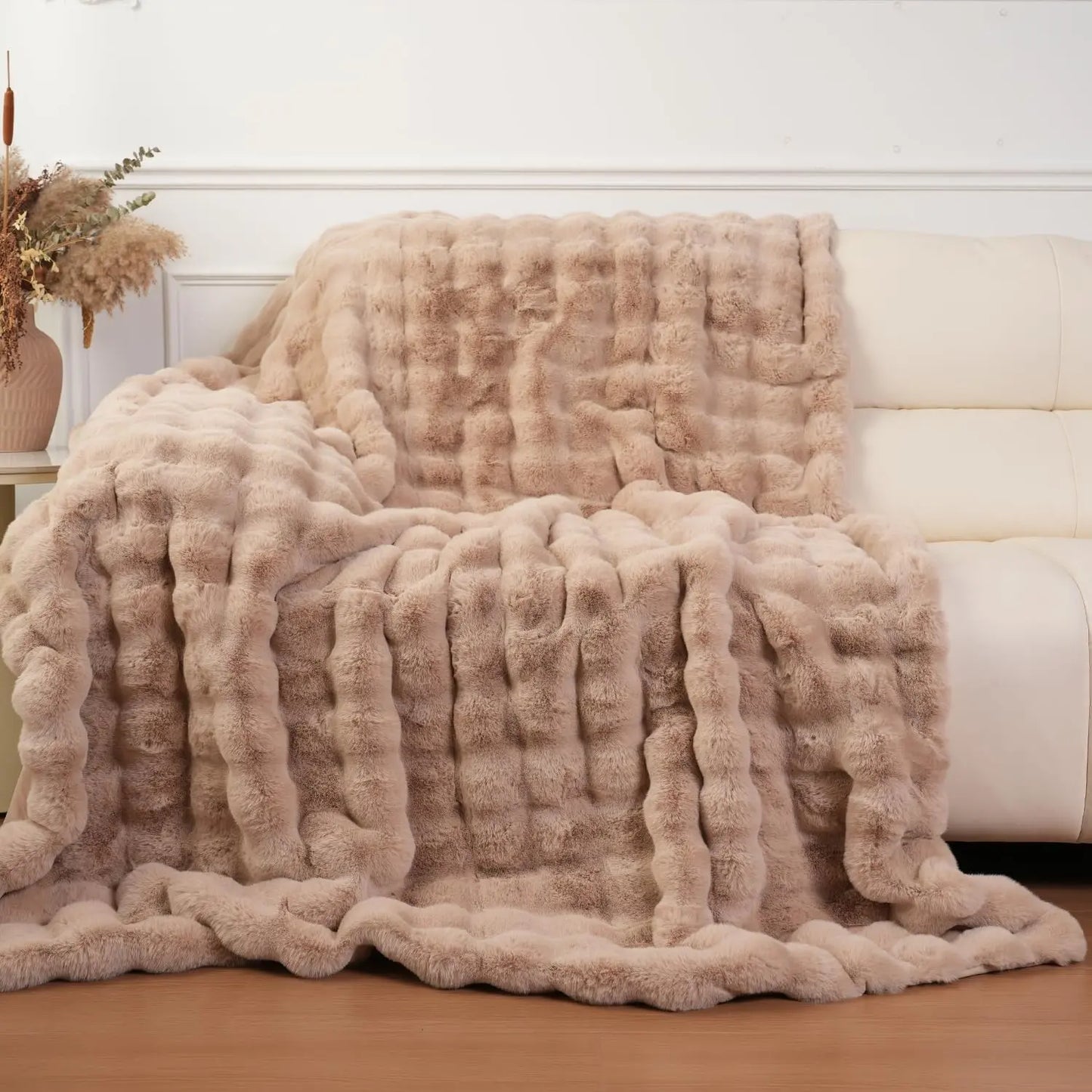 Macinso Luxury Oversized Plush Rabbit Faux Fur Throw Blanket - Super Comfort, Warm and Fluffy for Couch, Chair, Bed, and Living Room - Brown